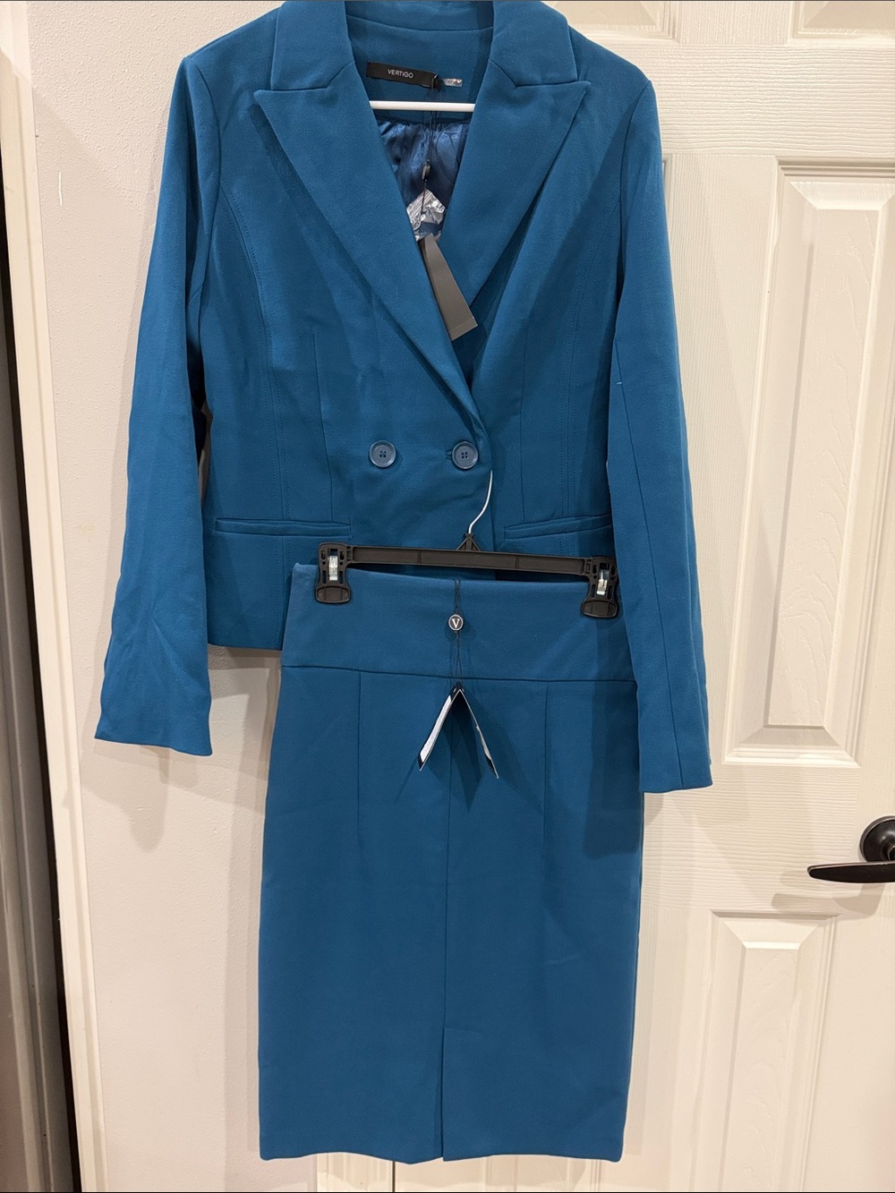 Vertigo  Teal Women's Tailored Blazer and Skirt Set Sz 10